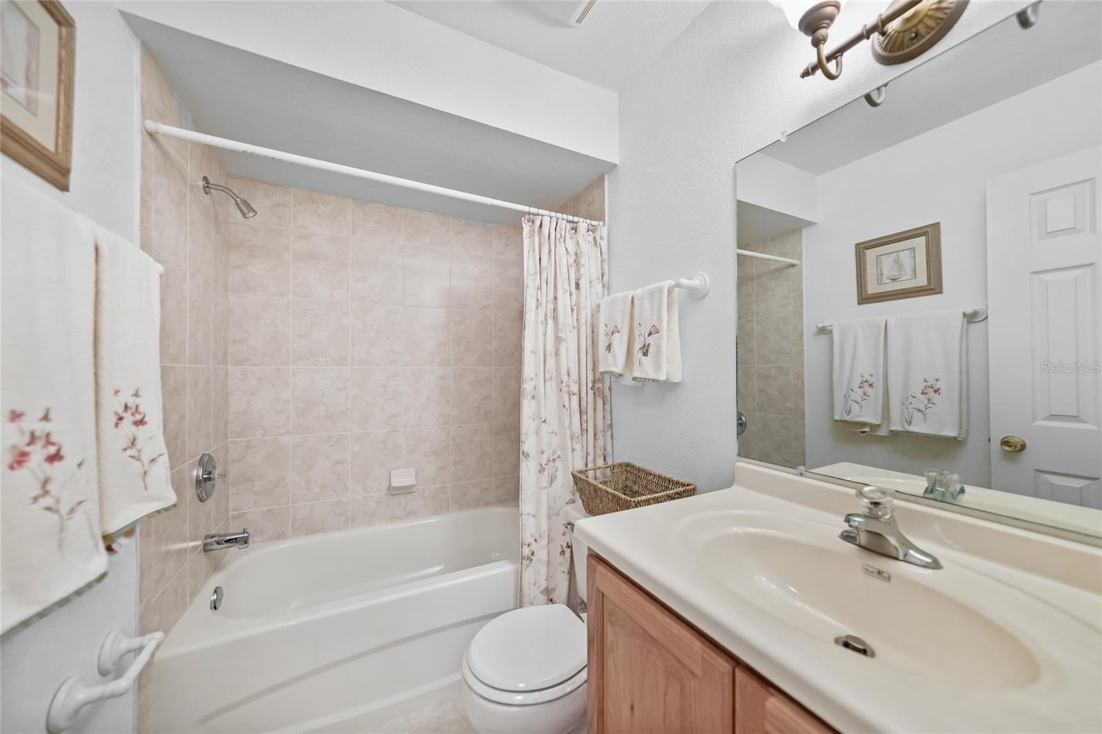 Listing photo id 22 for 25225 Rampart Boulevard 1607