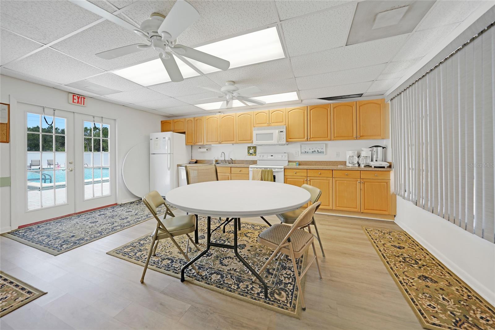 Listing photo id 38 for 25225 Rampart Boulevard 1607