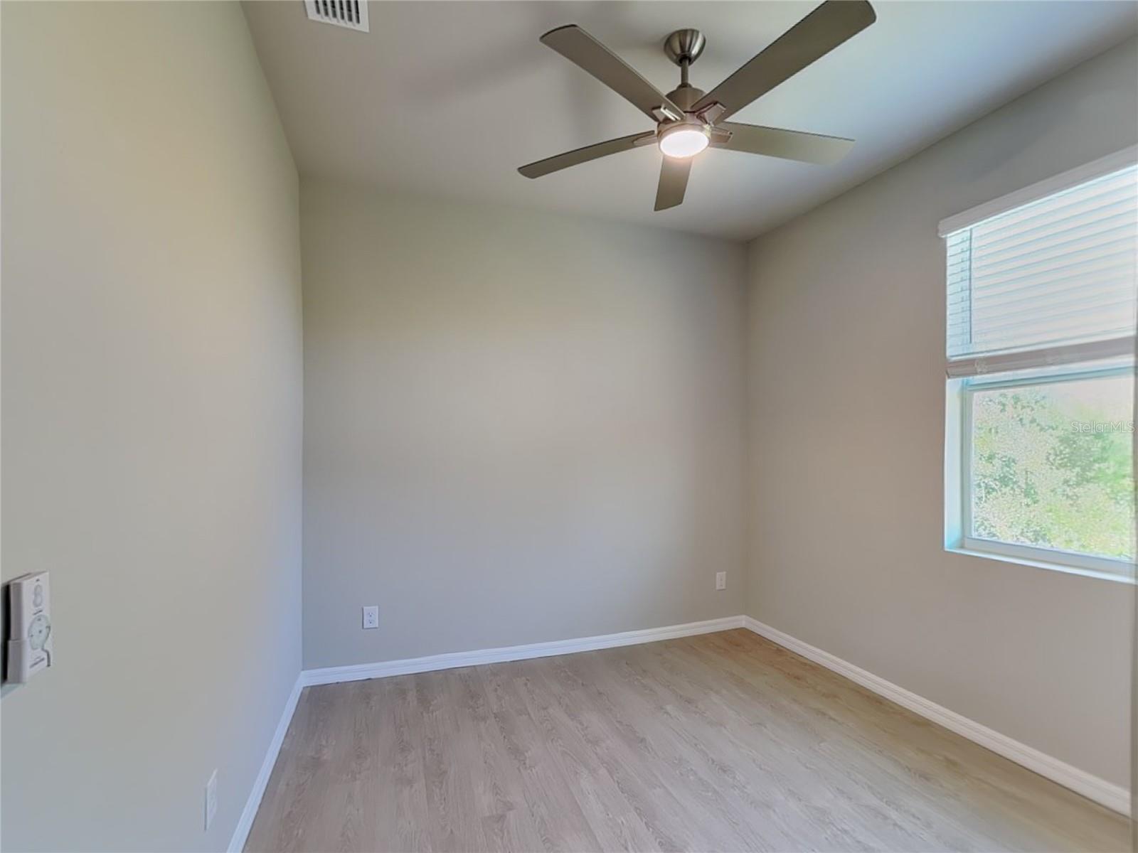 Image 11 of 16 For 207 Baytree Drive