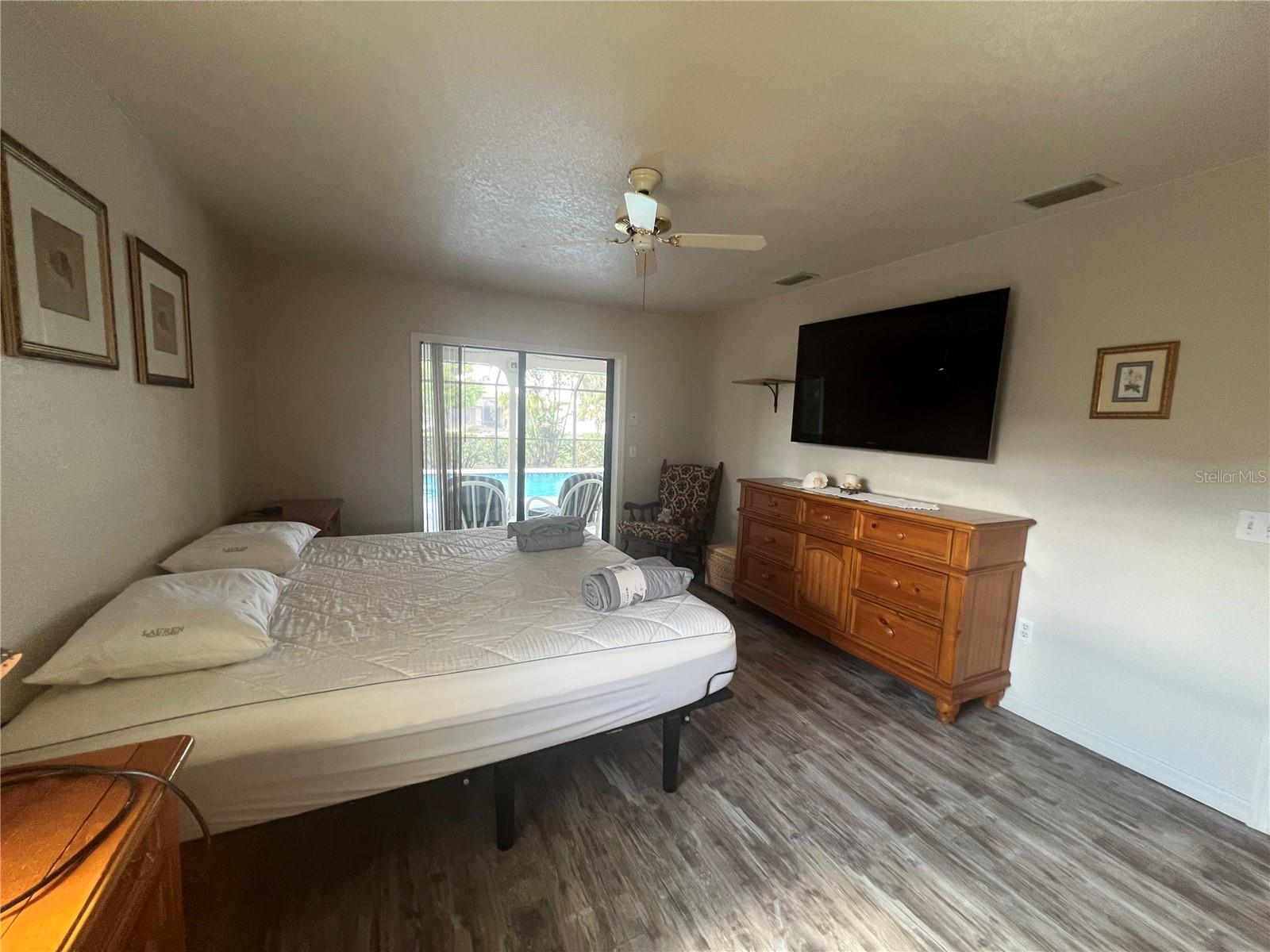 Image 11 of 36 For 3177 Clifford Street