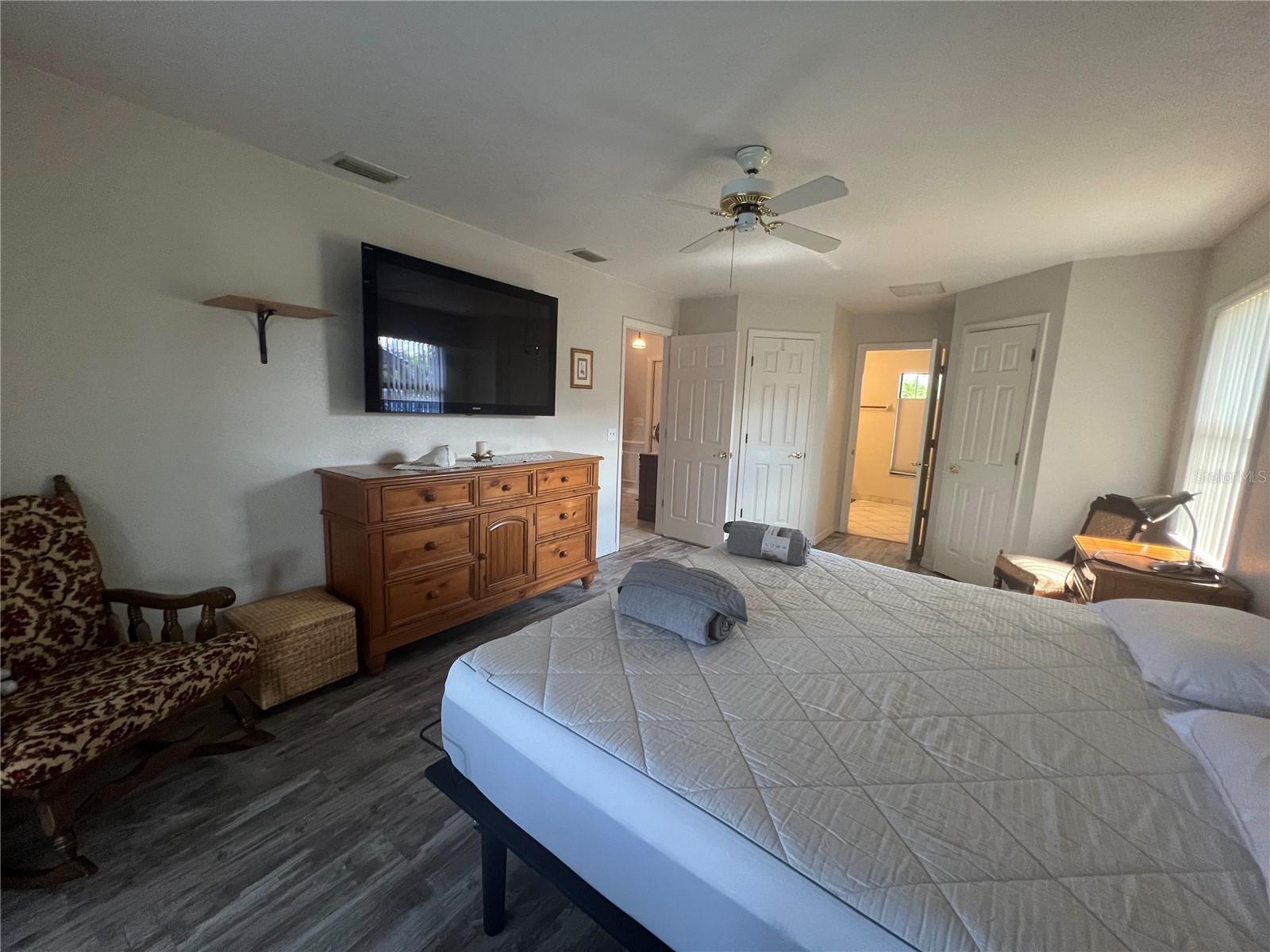 Image 12 of 36 For 3177 Clifford Street