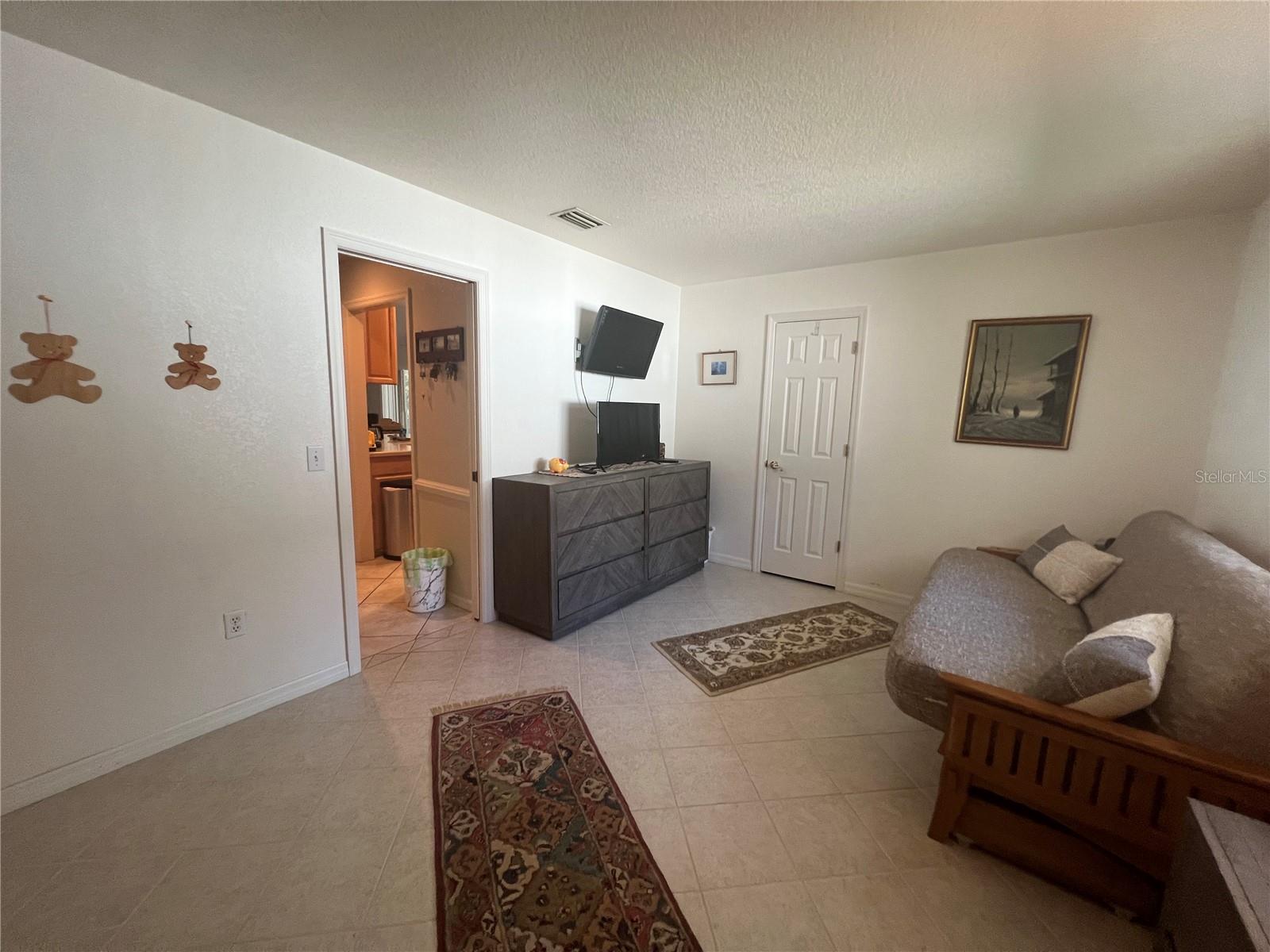 Image 15 of 36 For 3177 Clifford Street