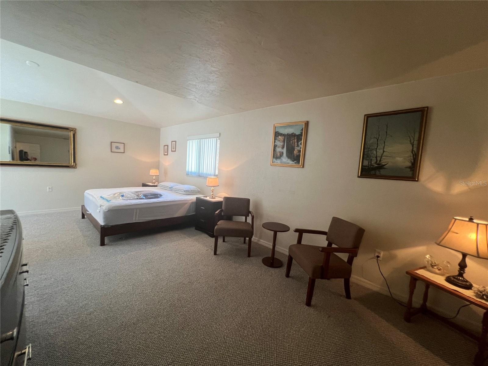 Image 18 of 36 For 3177 Clifford Street