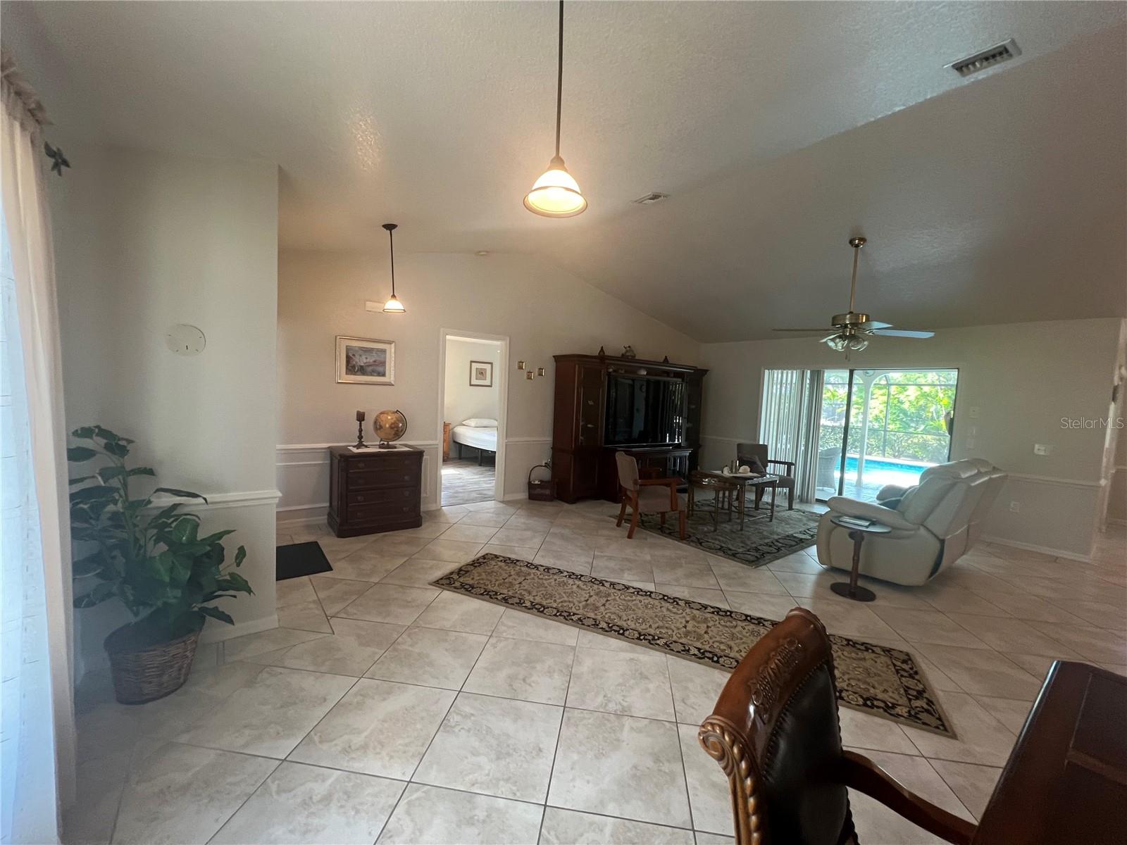 Image 4 of 36 For 3177 Clifford Street