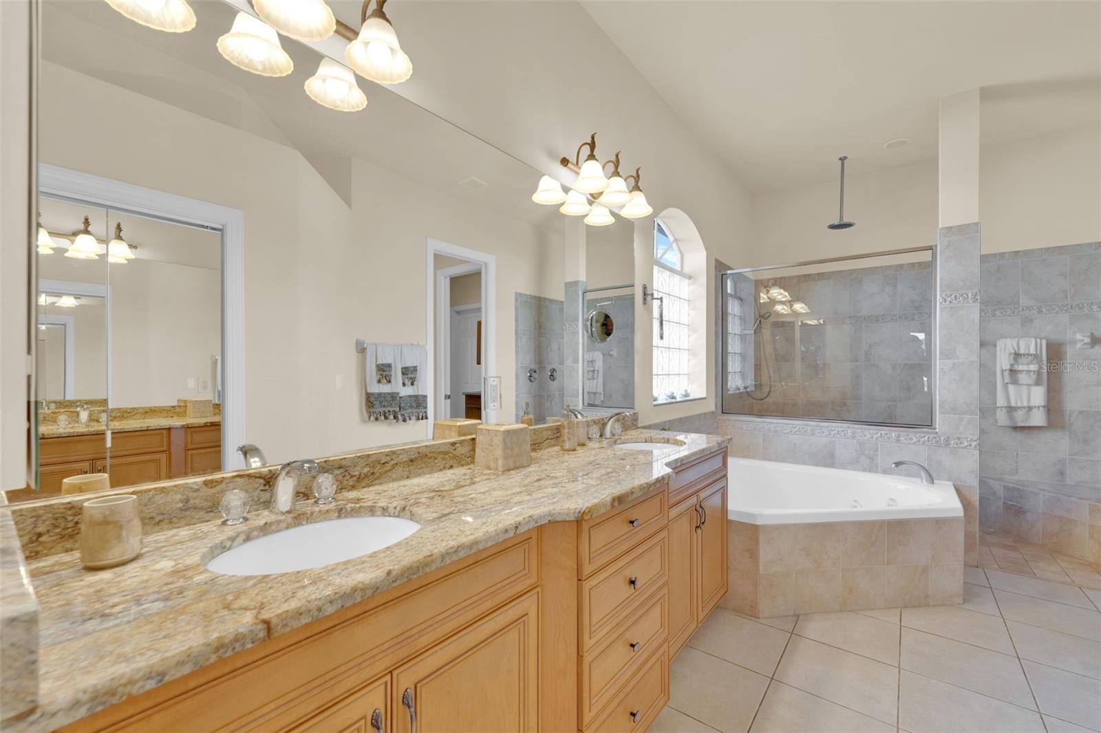 Image 21 of 46 For 2909 39th Street