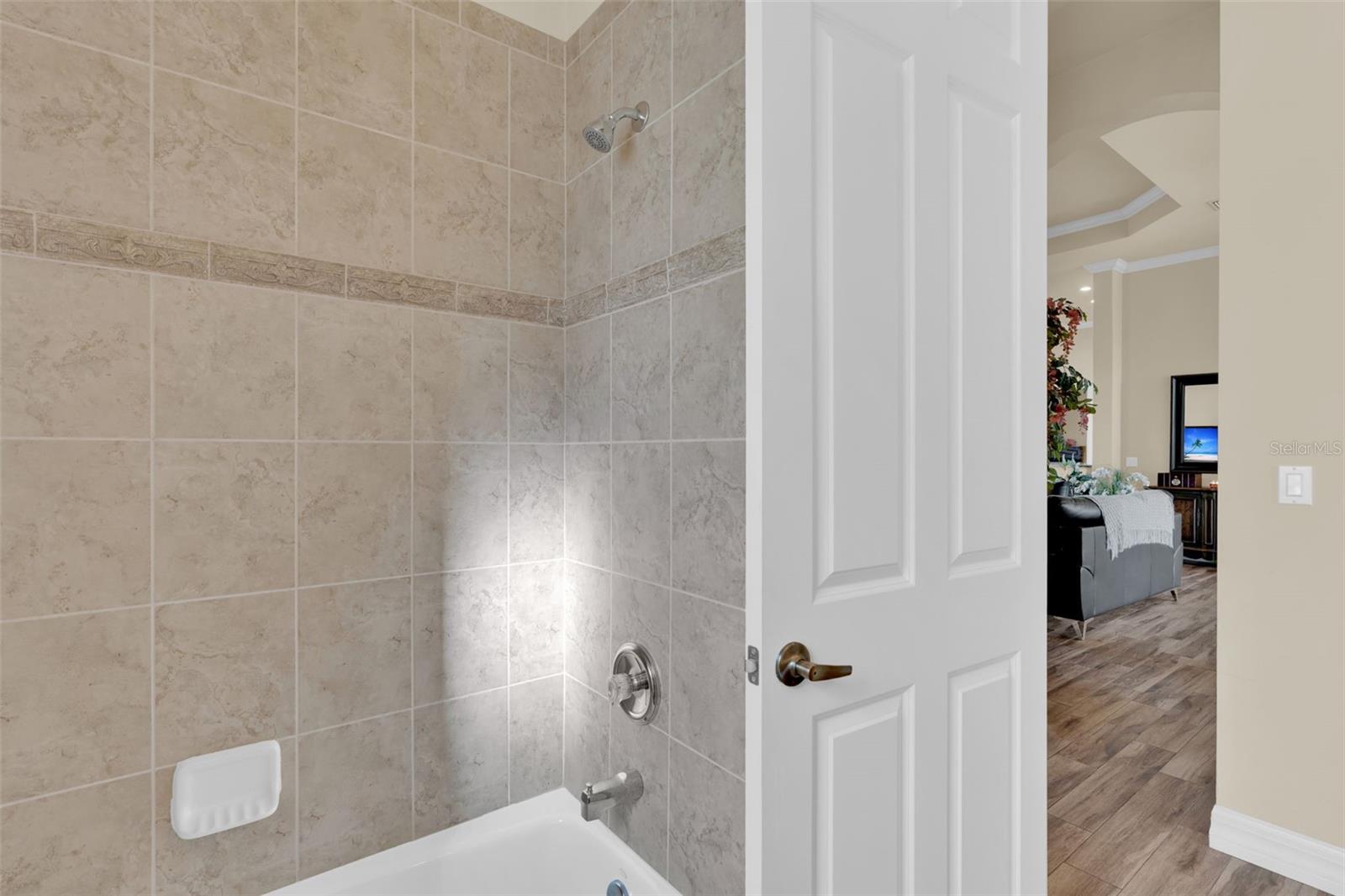 Image 34 of 46 For 2909 39th Street