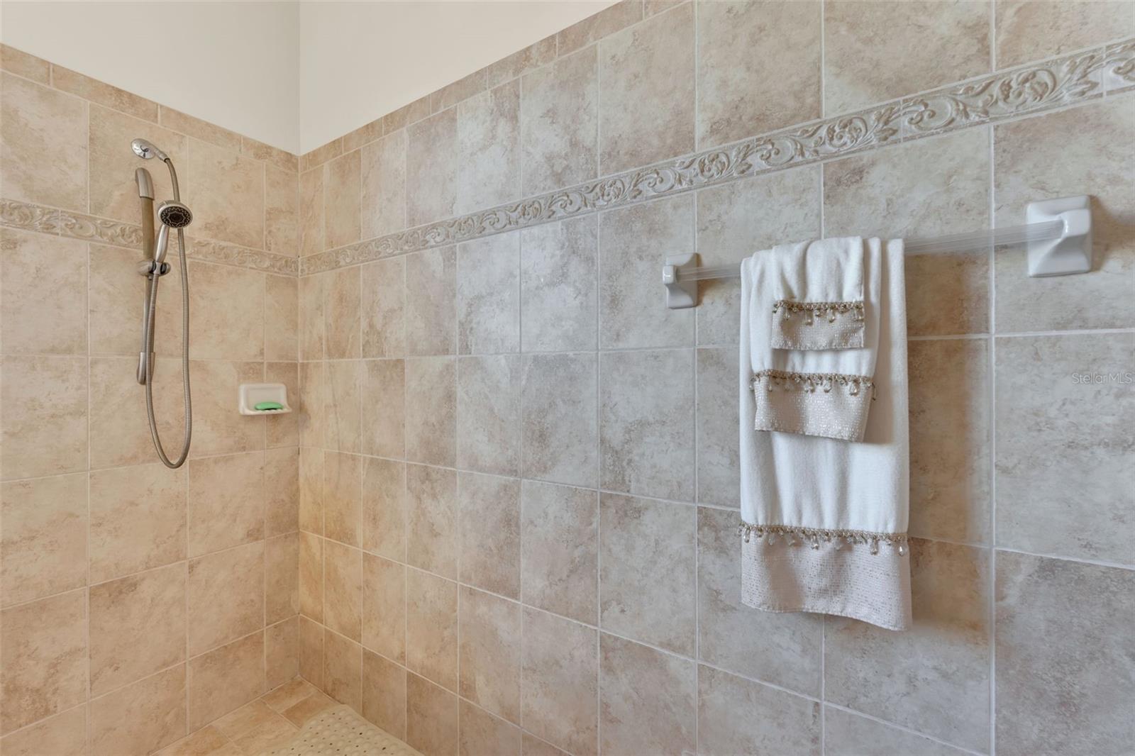 Image 35 of 46 For 2909 39th Street