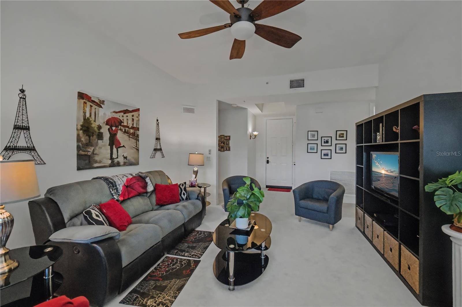 Image 10 of 66 For 96 Vivante Boulevard 24