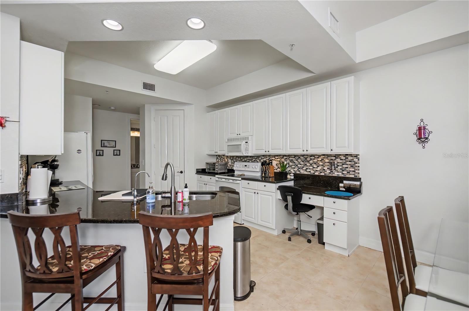 Image 17 of 66 For 96 Vivante Boulevard 24