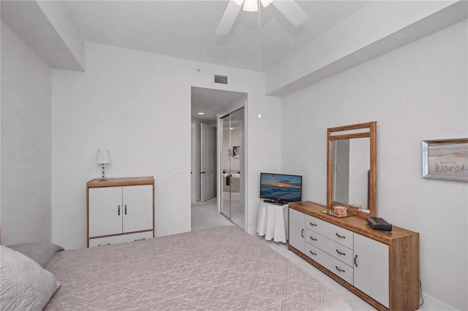 Image 24 of 66 For 96 Vivante Boulevard 24