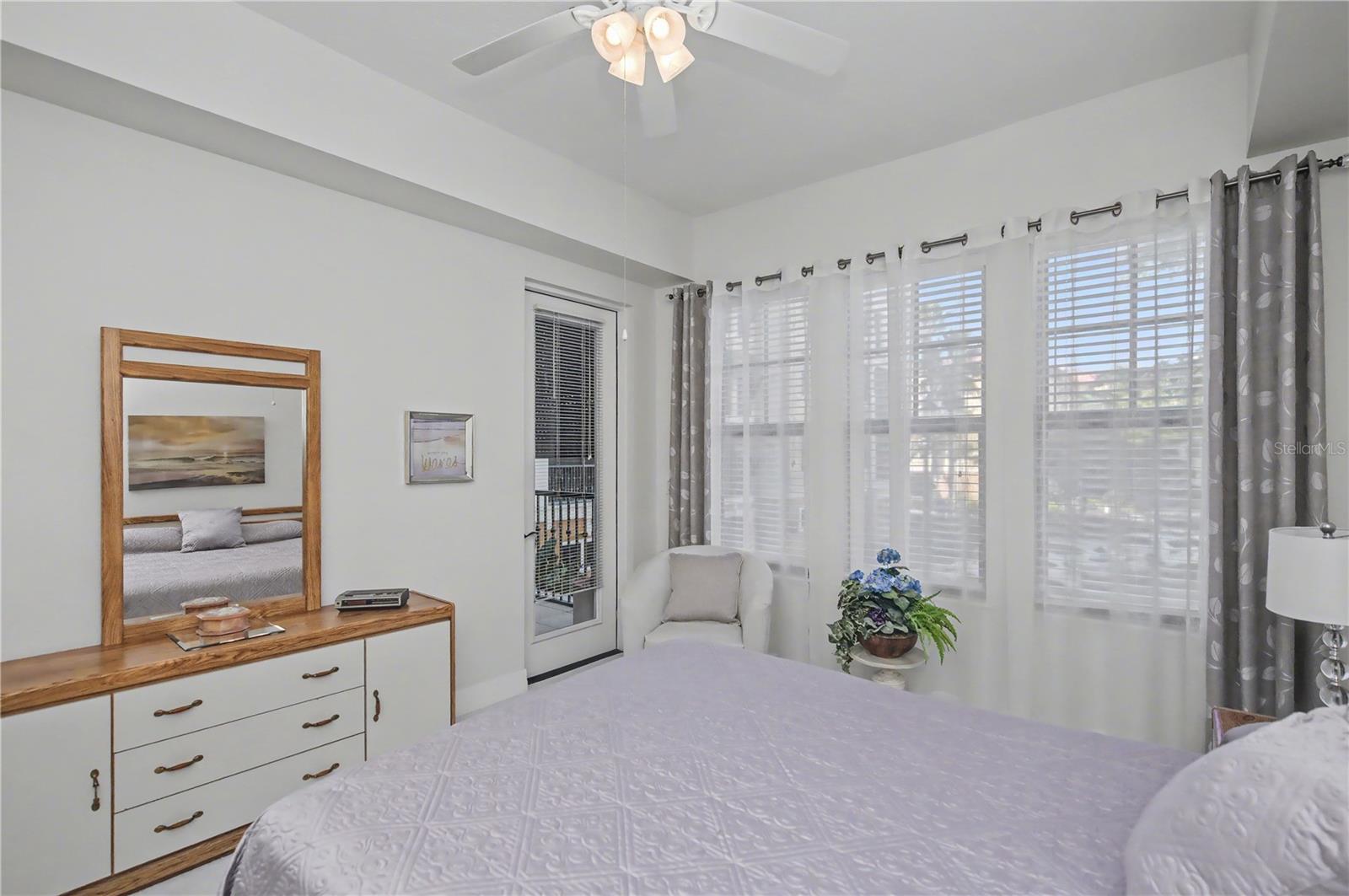 Image 25 of 66 For 96 Vivante Boulevard 24