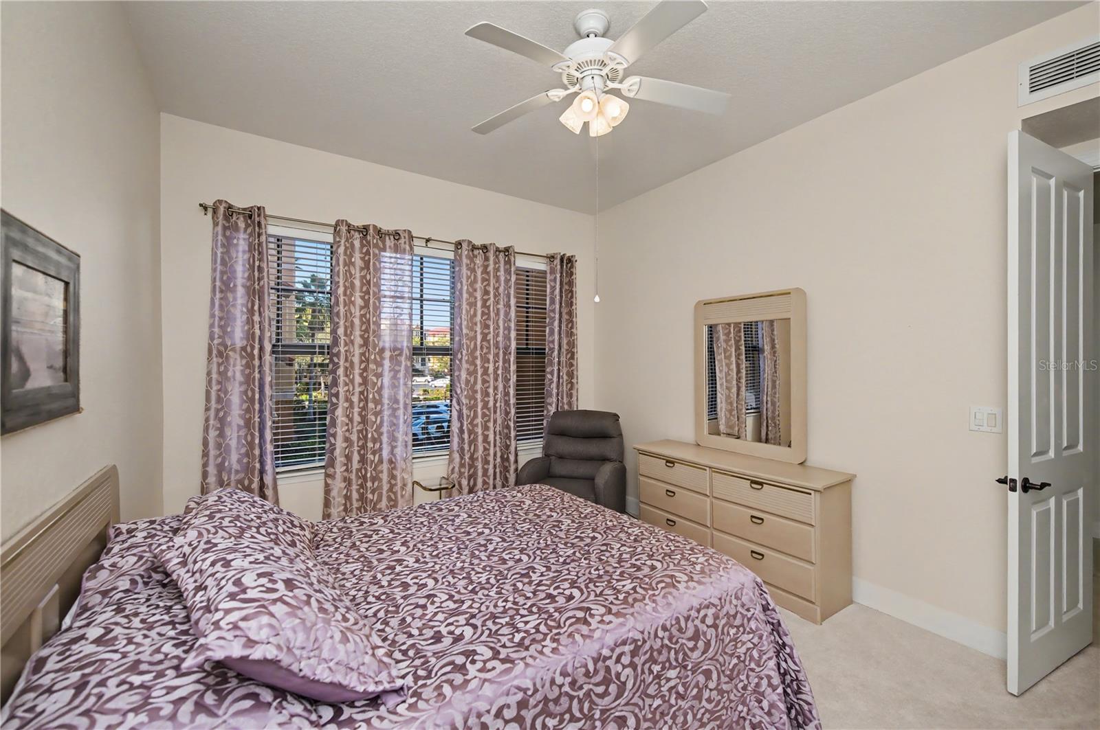 Image 31 of 66 For 96 Vivante Boulevard 24