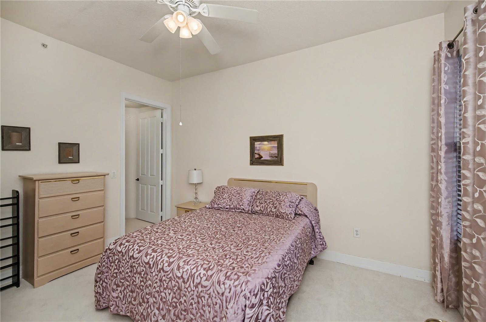 Image 33 of 66 For 96 Vivante Boulevard 24