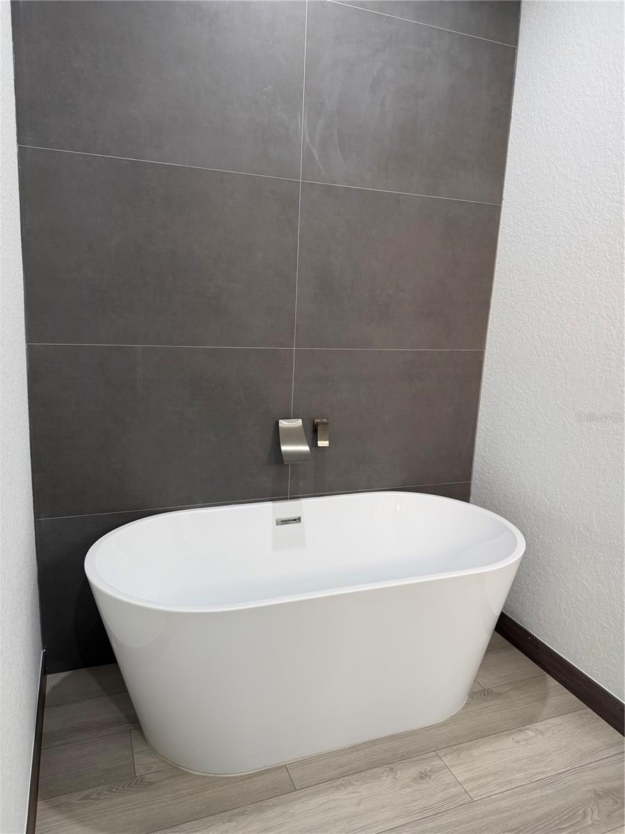 Image 10 of 12 For 3050 Wentworth Street