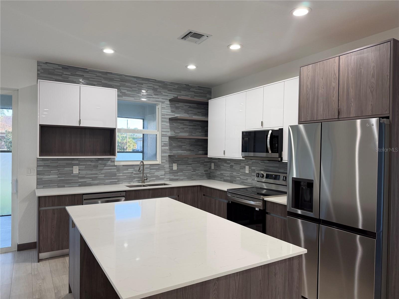 Image 3 of 12 For 3050 Wentworth Street