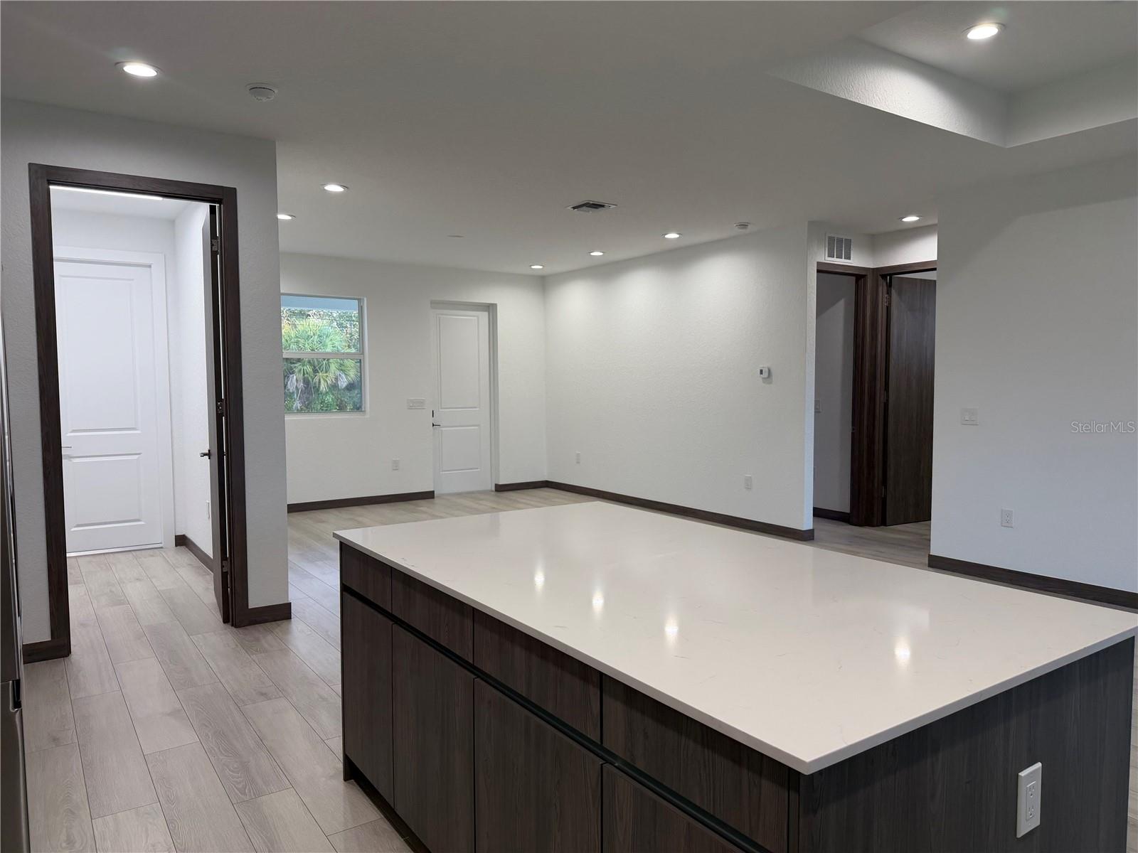 Image 5 of 12 For 3050 Wentworth Street