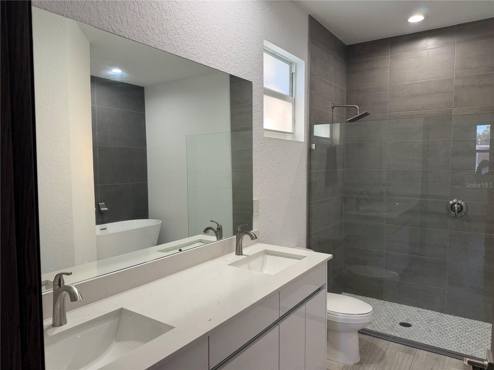 Image 8 of 12 For 3050 Wentworth Street