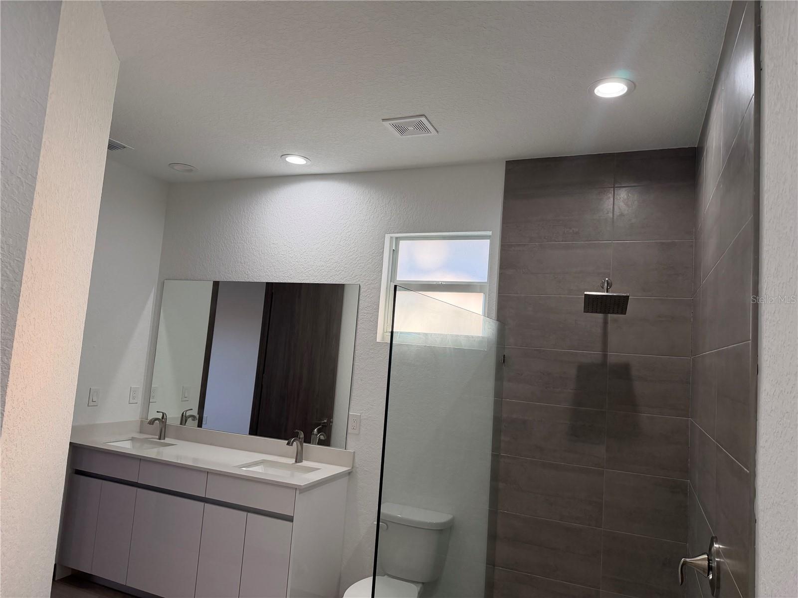 Image 9 of 12 For 3050 Wentworth Street