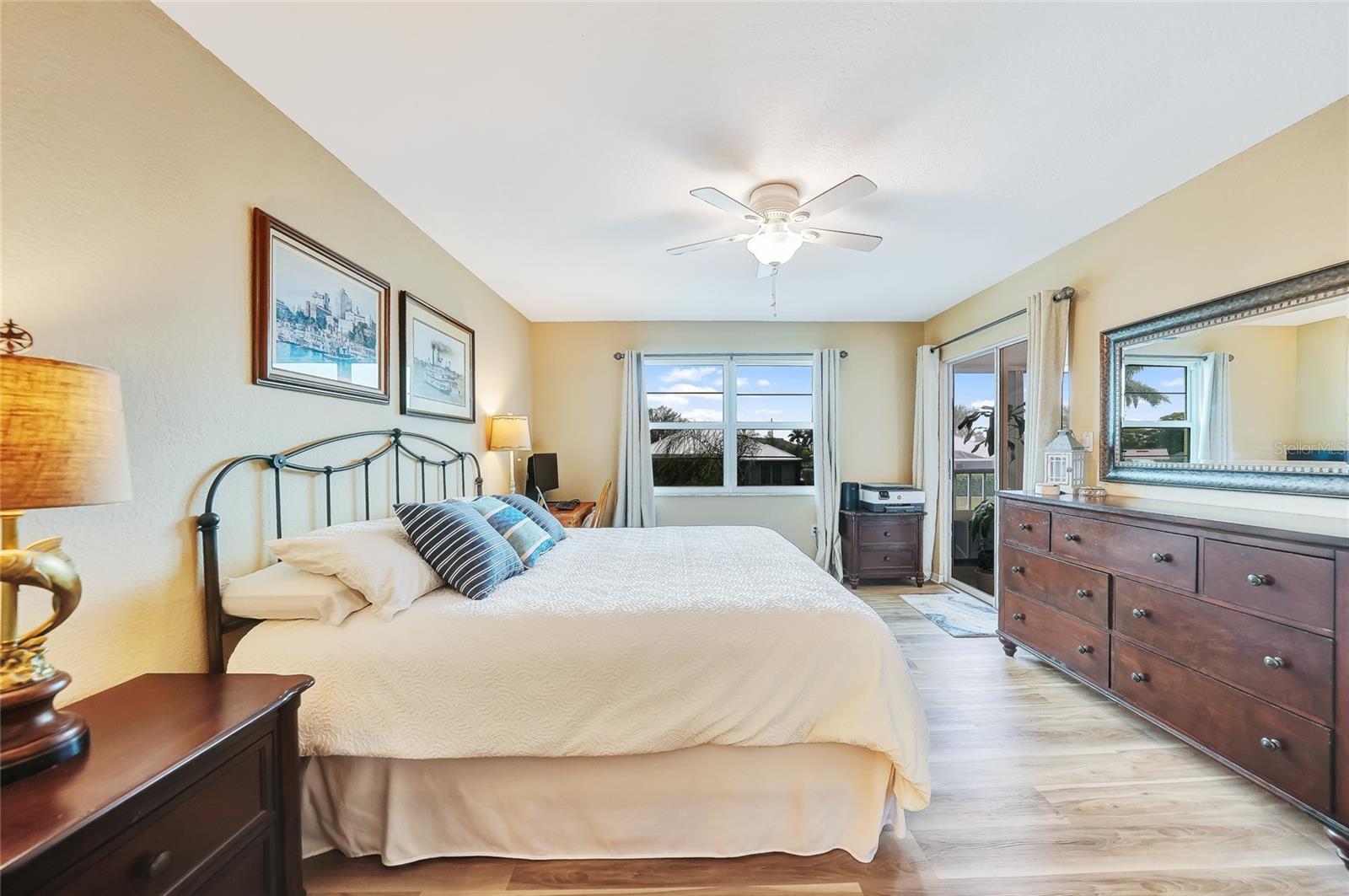 Image 12 of 27 For 4000 Bal Harbor Boulevard 423