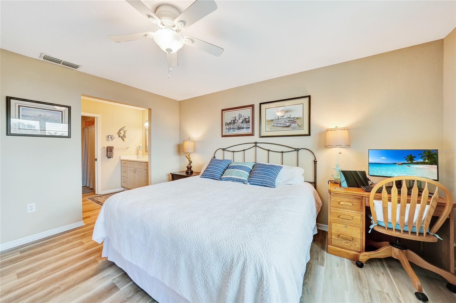 Image 13 of 27 For 4000 Bal Harbor Boulevard 423