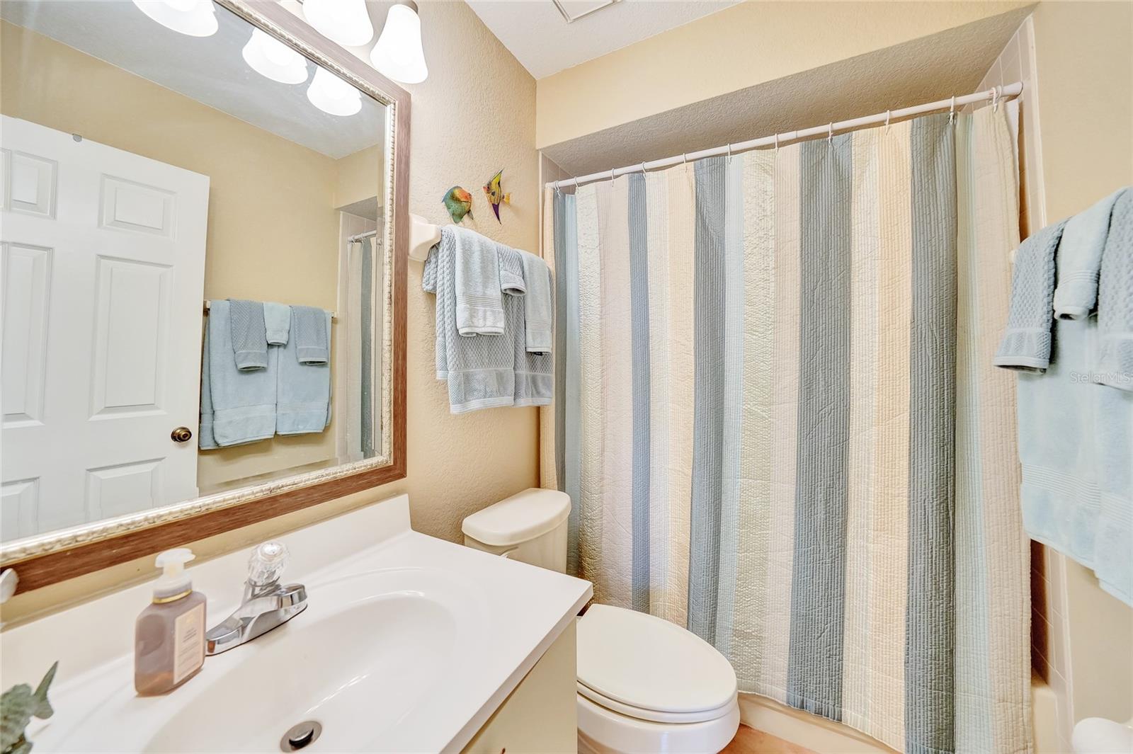 Image 18 of 27 For 4000 Bal Harbor Boulevard 423