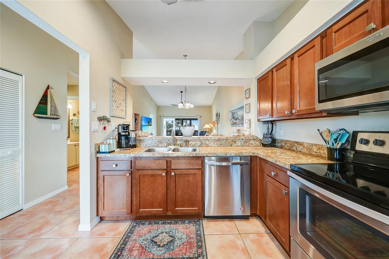 Image 5 of 27 For 4000 Bal Harbor Boulevard 423