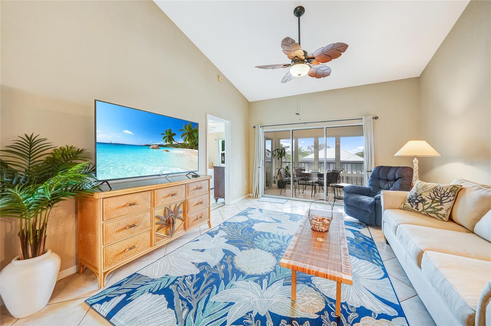 Image 8 of 27 For 4000 Bal Harbor Boulevard 423