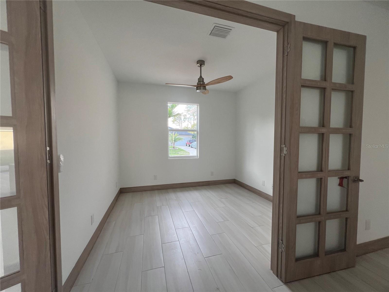 Image 11 of 28 For 1470 Henning Street