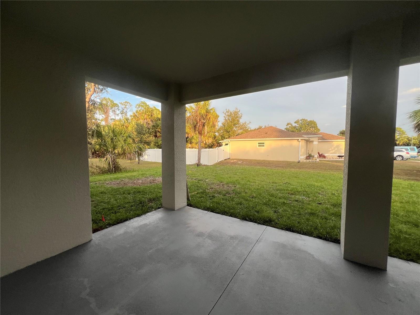 Image 24 of 28 For 1470 Henning Street