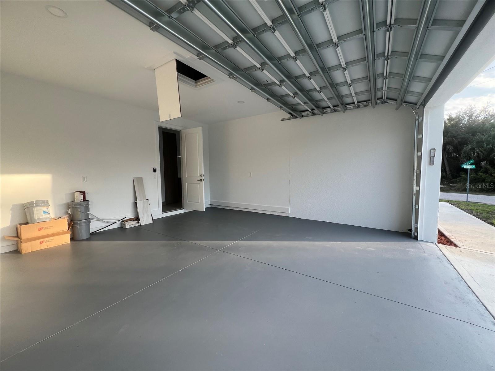 Image 28 of 28 For 1470 Henning Street