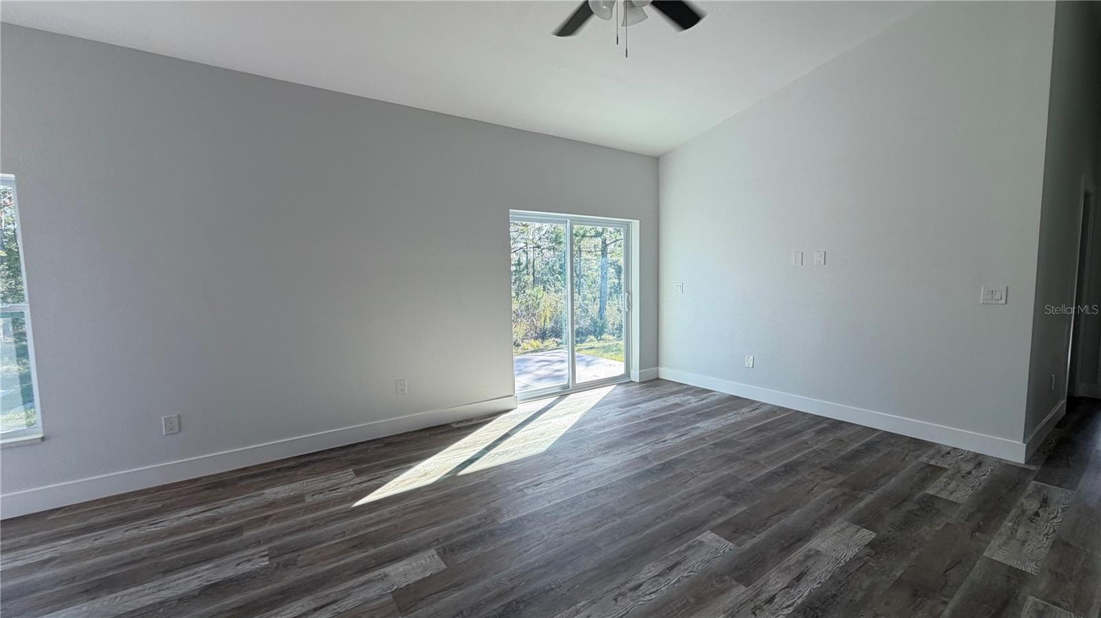 Image 11 of 20 For 27475 Treadmill Drive