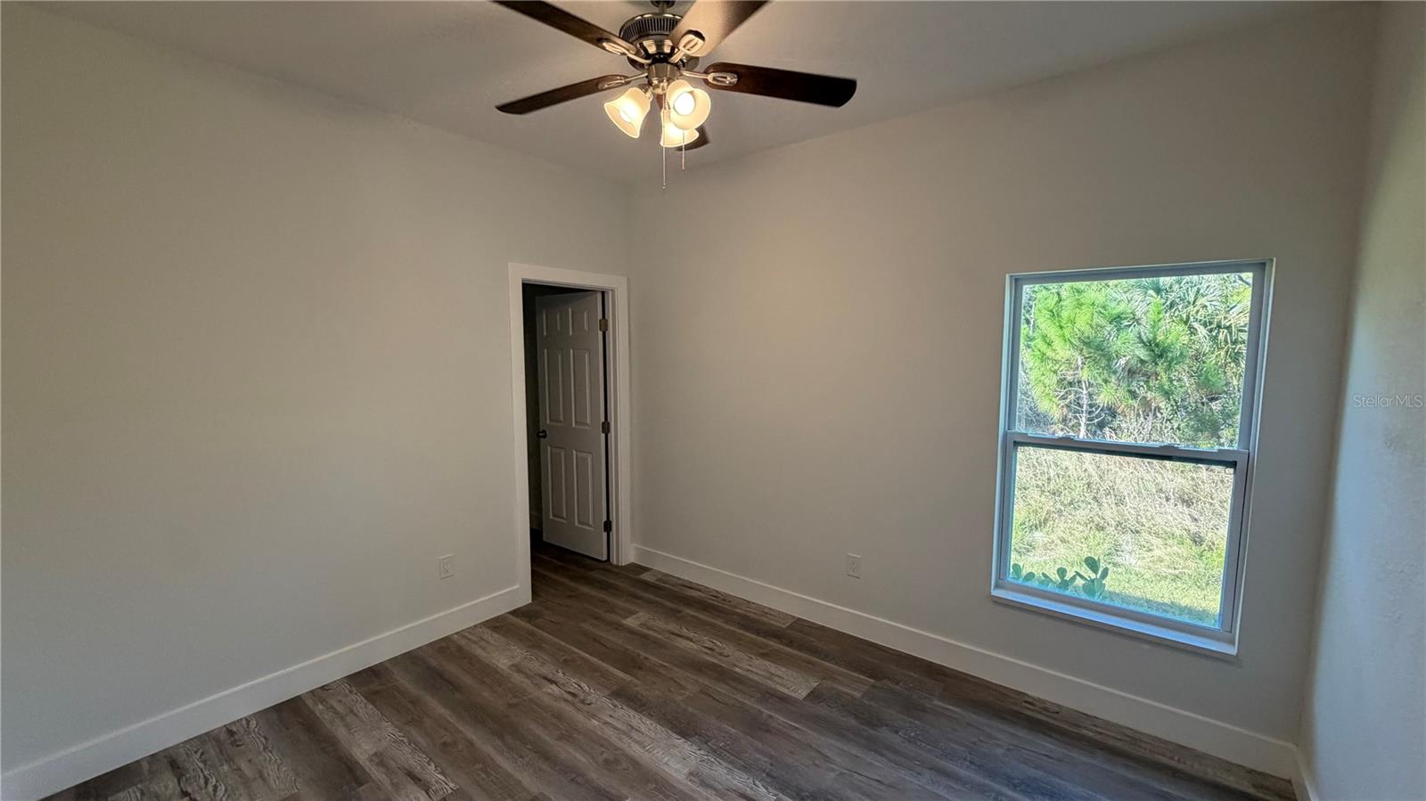 Image 4 of 20 For 27475 Treadmill Drive