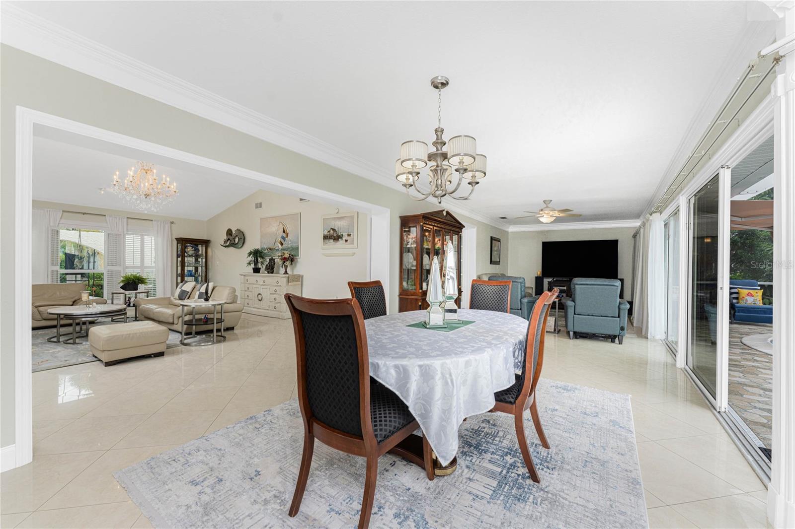 Image 28 of 80 For 740 Via Esplanade