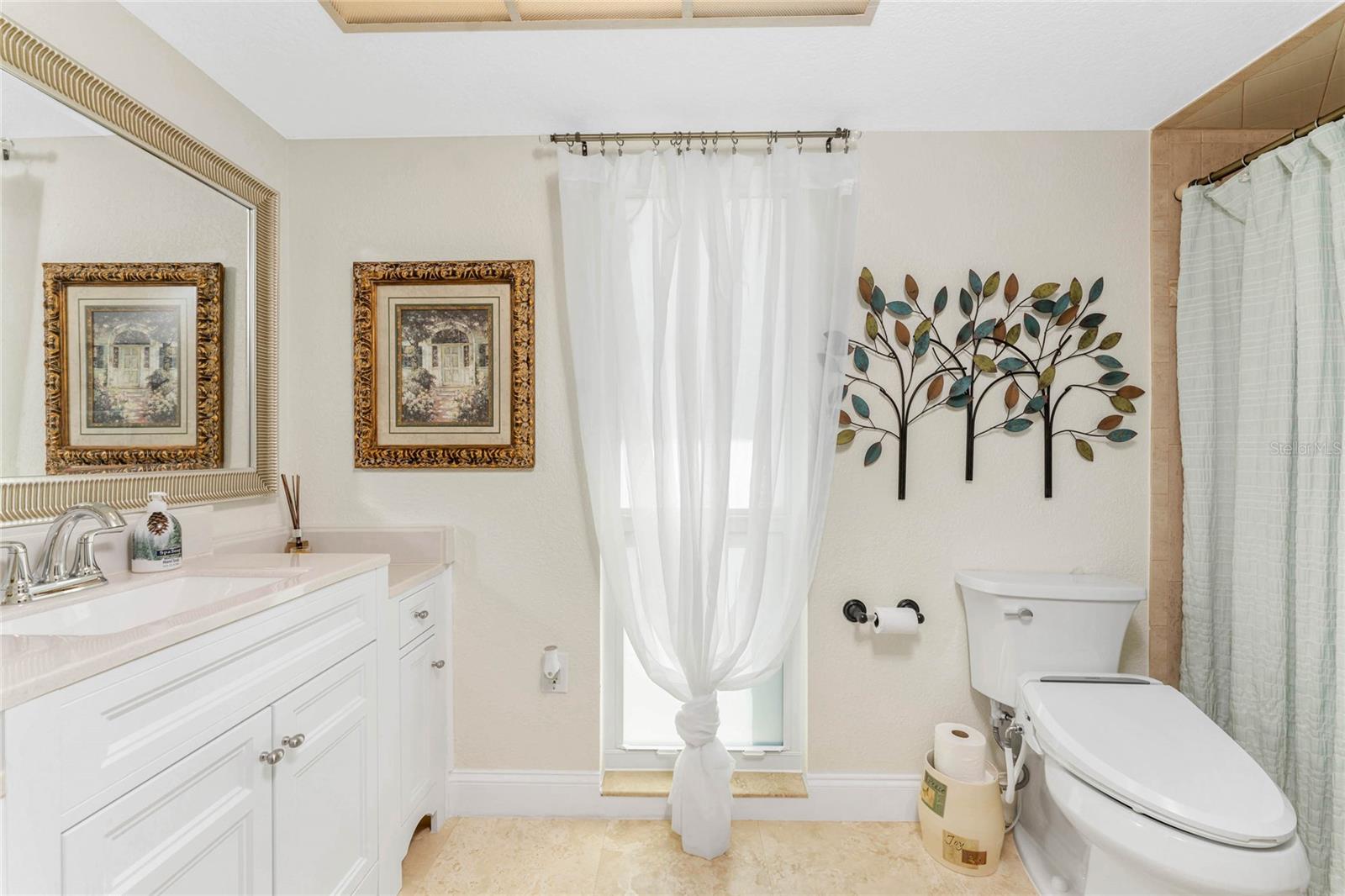 Image 33 of 80 For 740 Via Esplanade