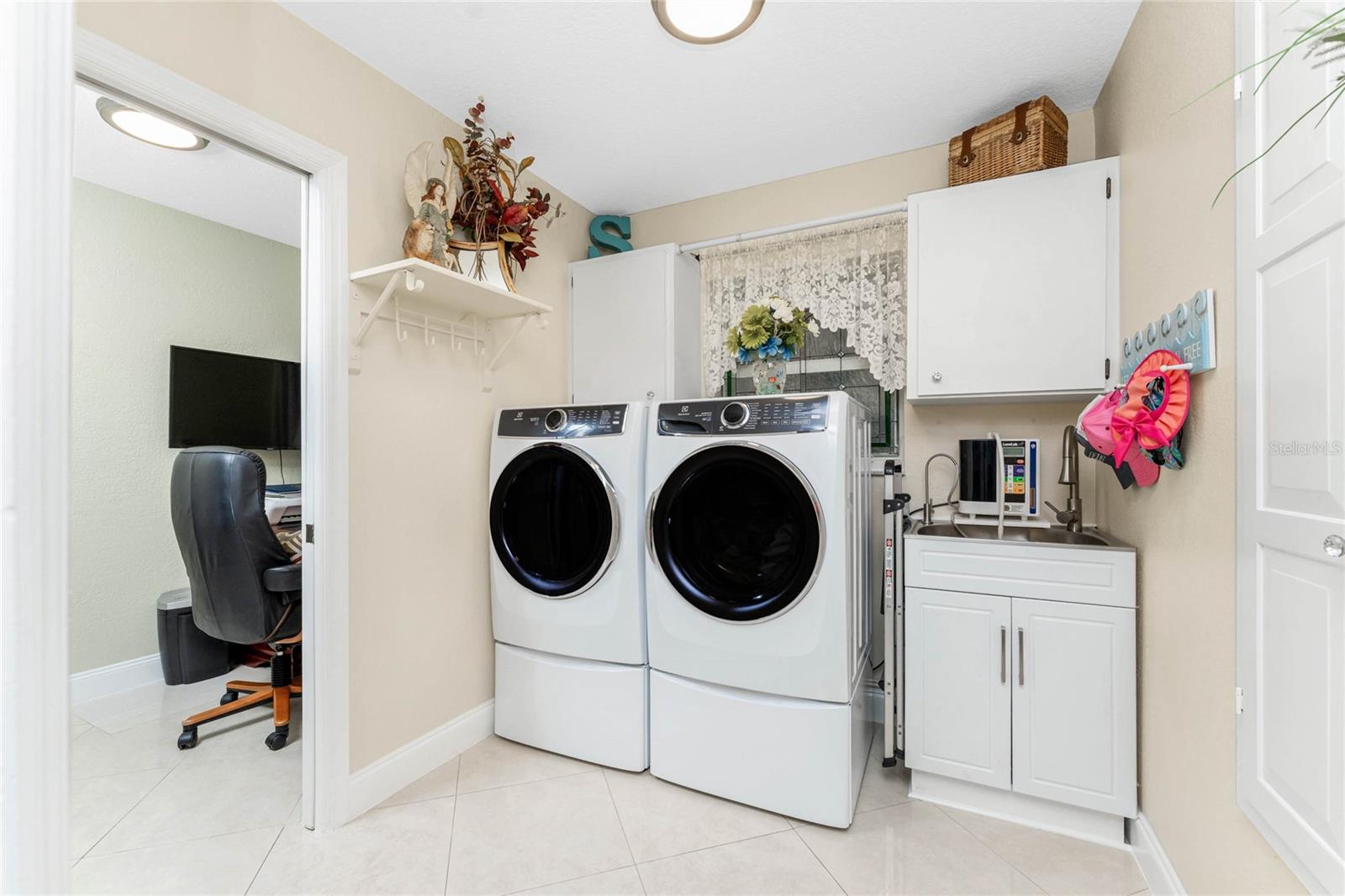 Image 36 of 80 For 740 Via Esplanade