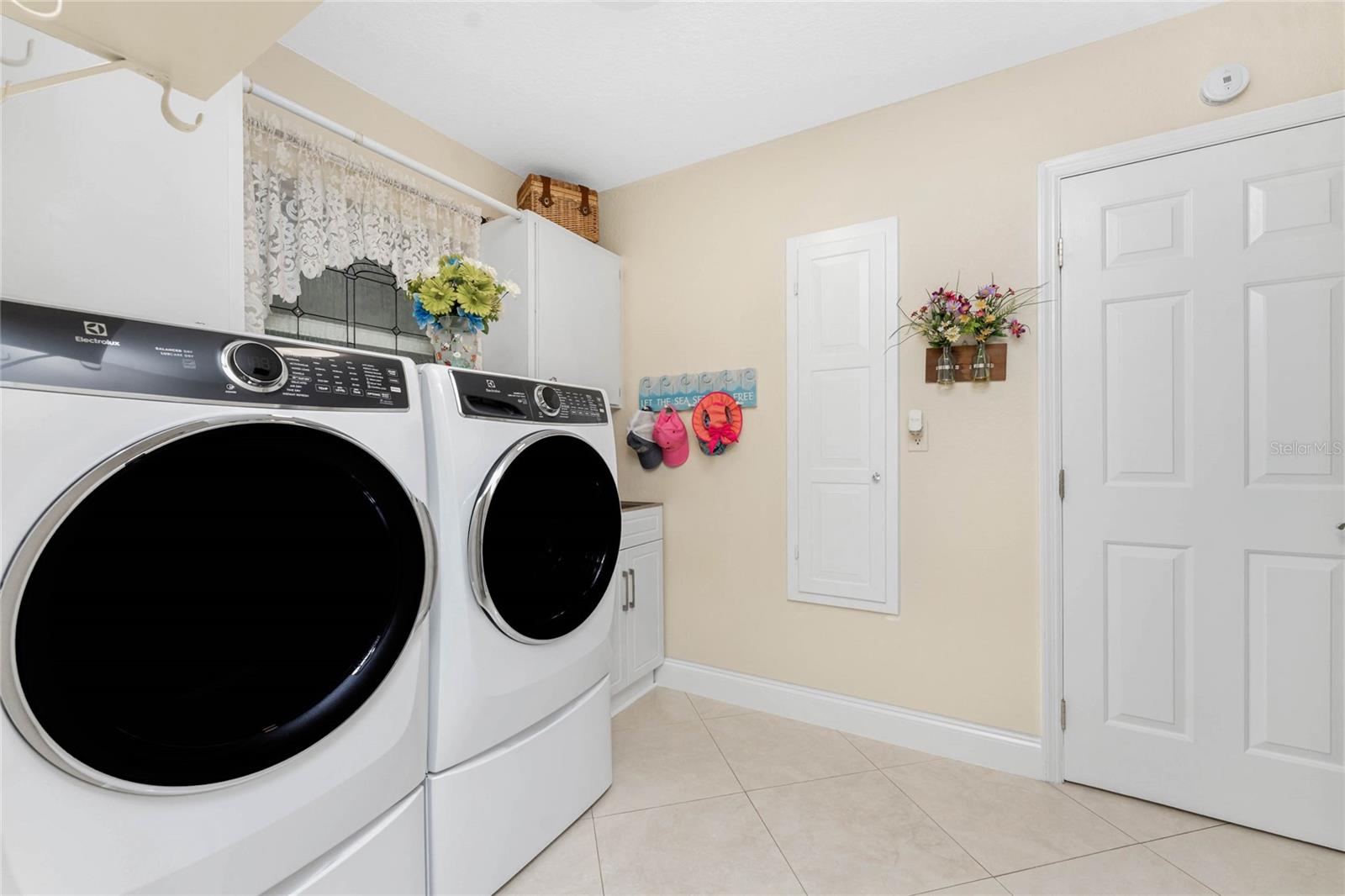 Image 37 of 80 For 740 Via Esplanade