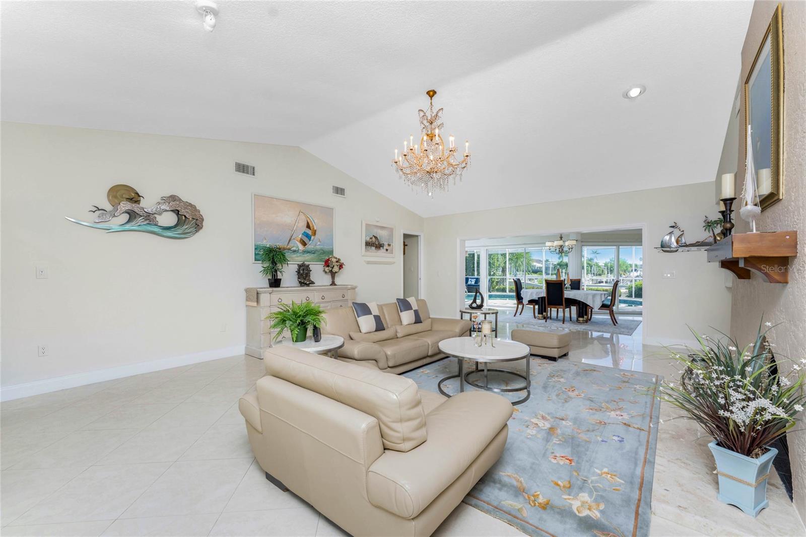 Image 6 of 80 For 740 Via Esplanade