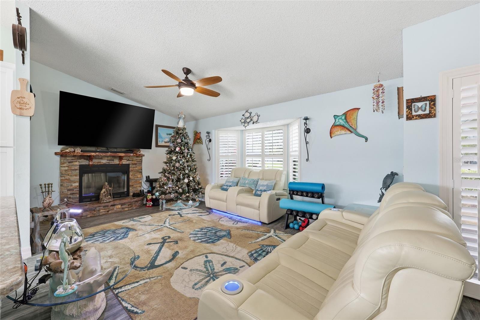 Image 3 of 29 For 320 Majestic Terrace