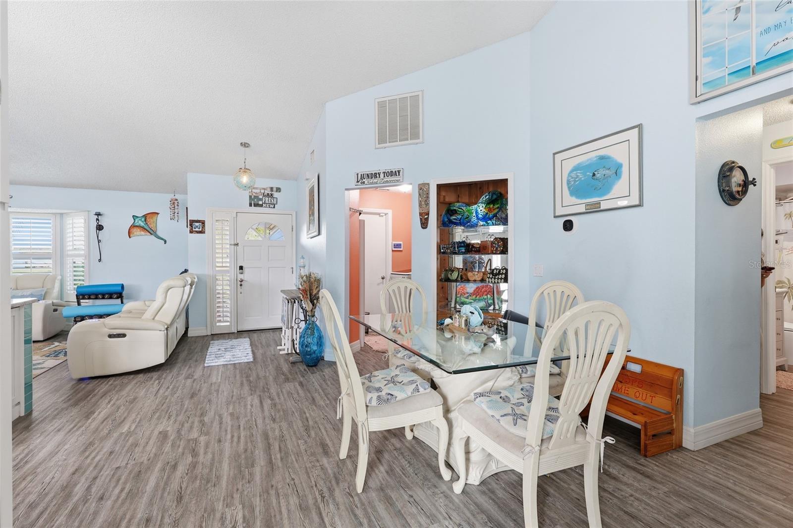 Image 5 of 29 For 320 Majestic Terrace