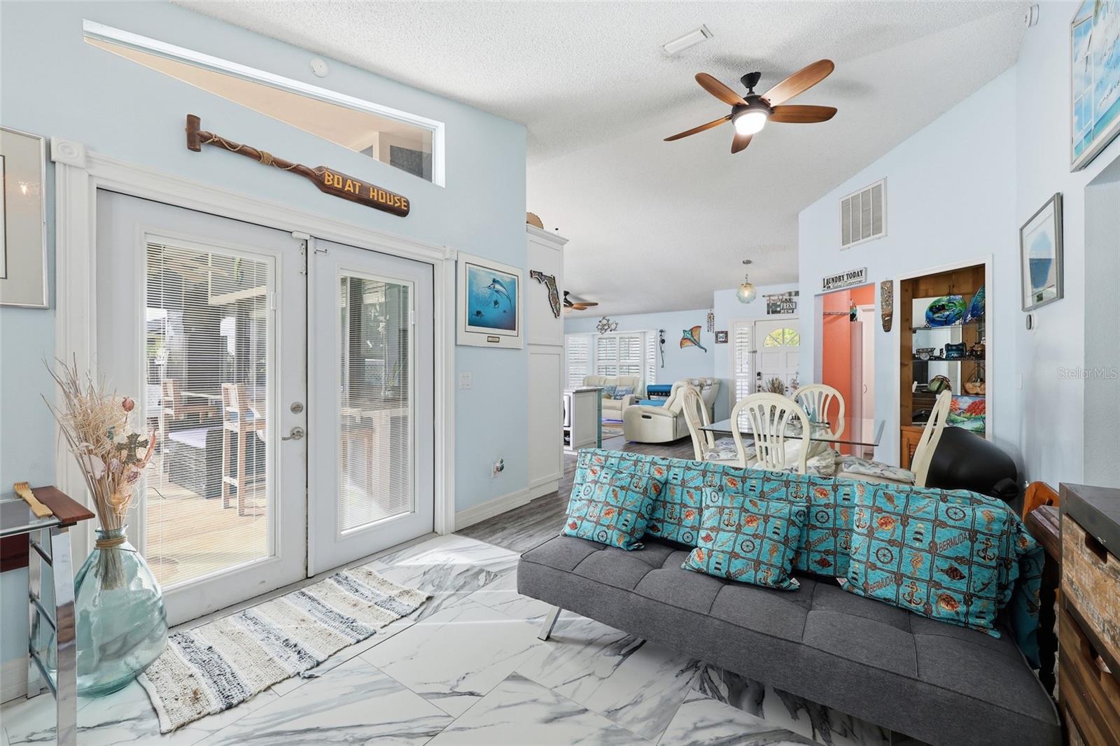 Image 7 of 29 For 320 Majestic Terrace