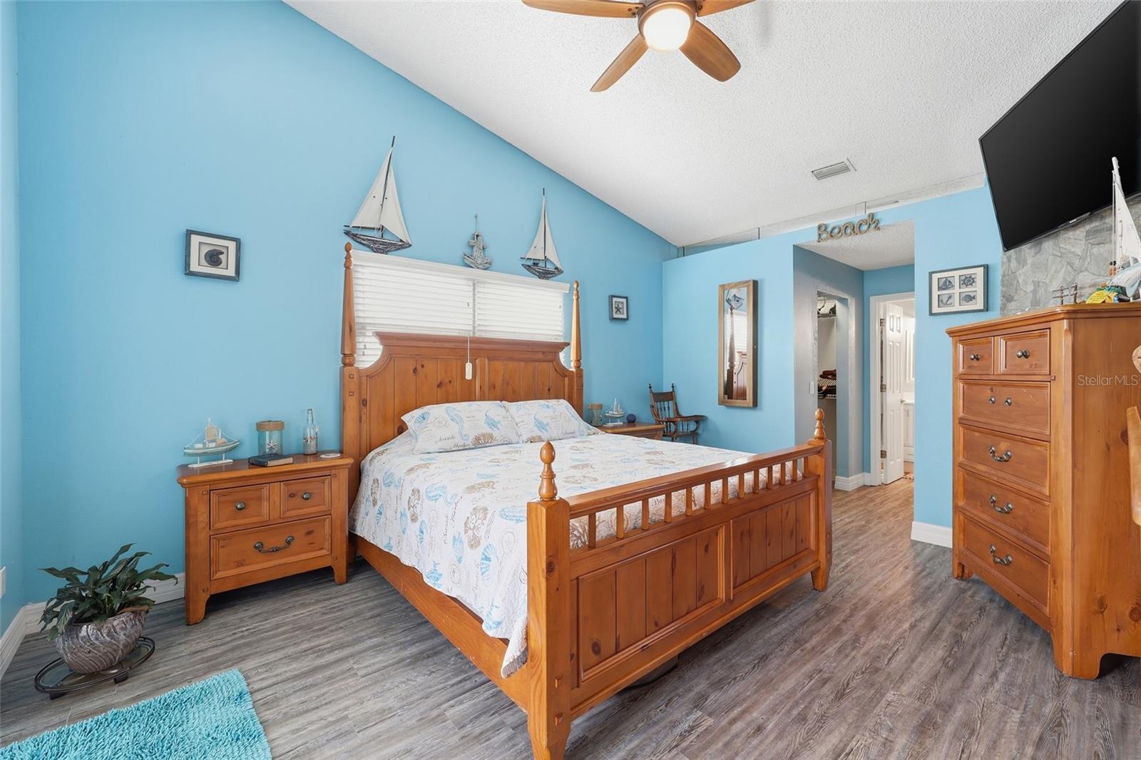 Image 8 of 29 For 320 Majestic Terrace