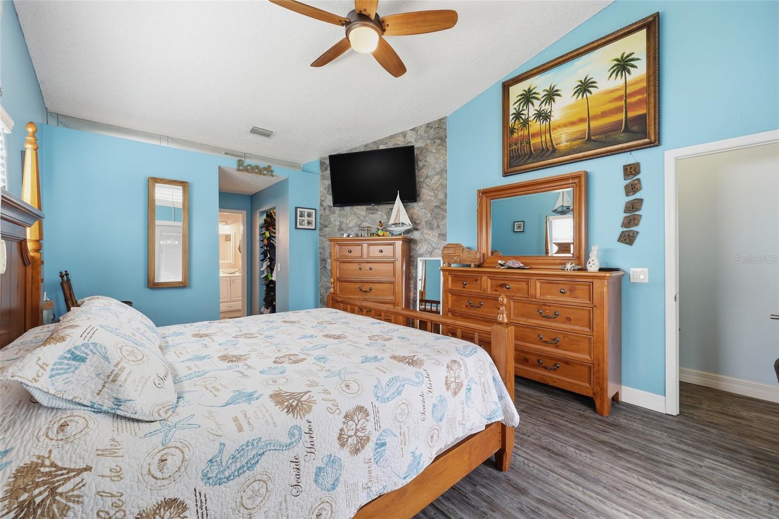 Image 9 of 29 For 320 Majestic Terrace