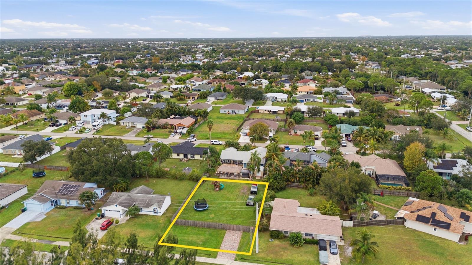 Image 2 of 8 For 313 Thornhill Drive