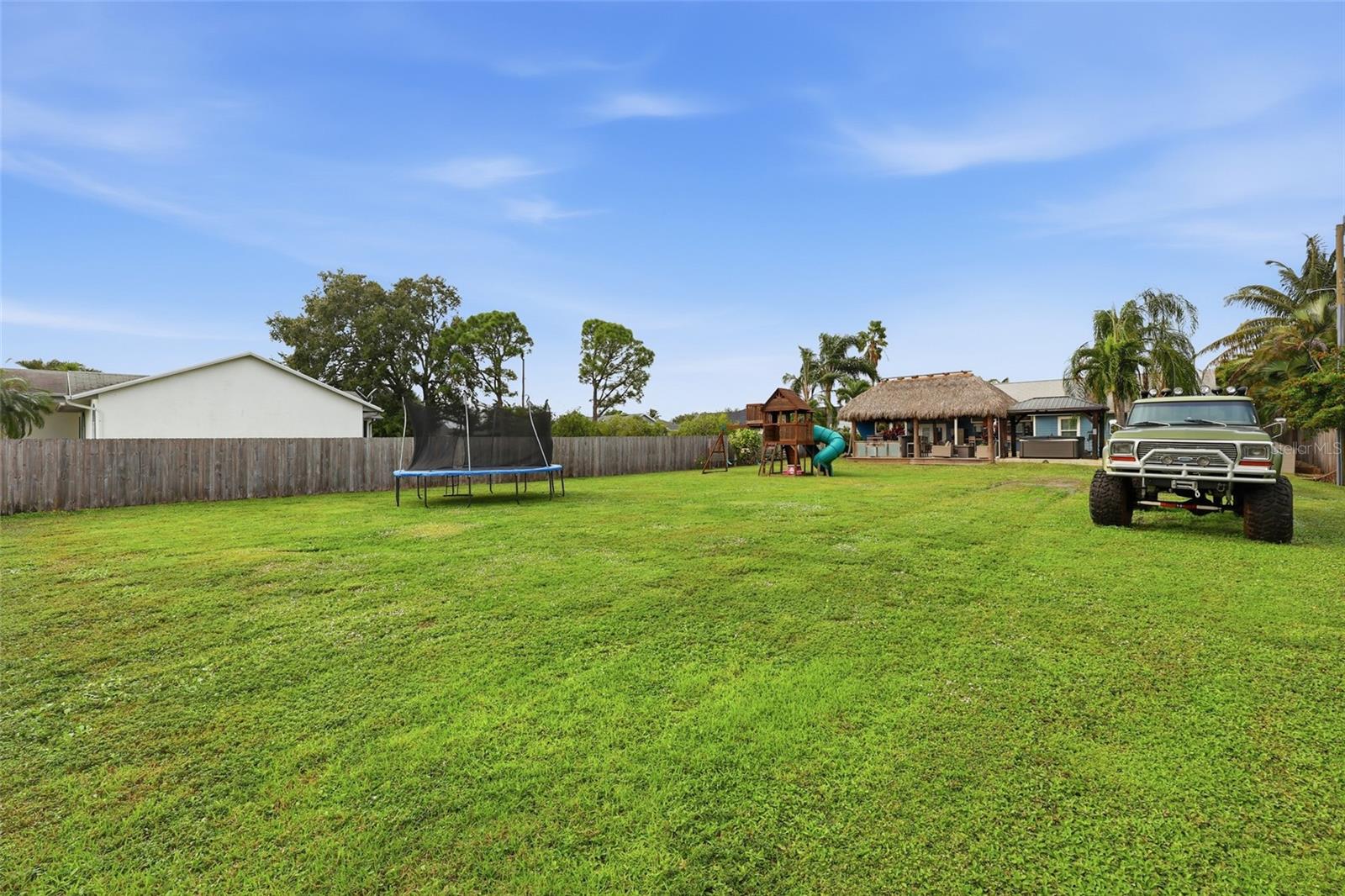 Image 3 of 8 For 313 Thornhill Drive