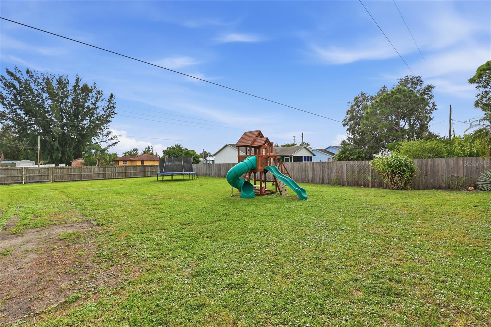 Image 5 of 8 For 313 Thornhill Drive