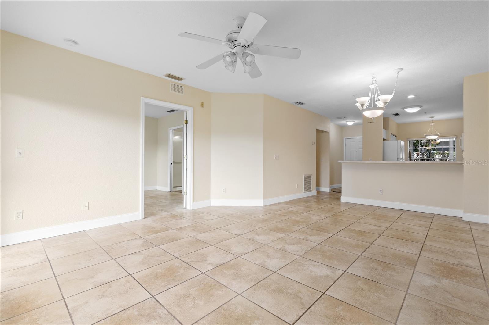 Image 14 of 39 For 19355 Water Oak Drive 105