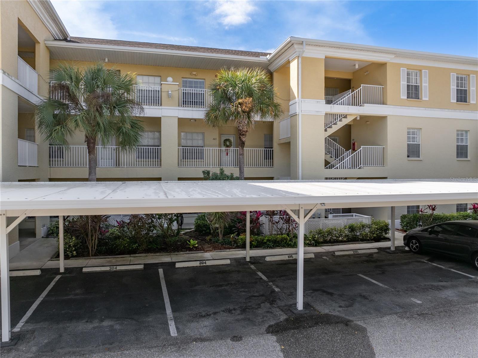 Image 25 of 39 For 19355 Water Oak Drive 105