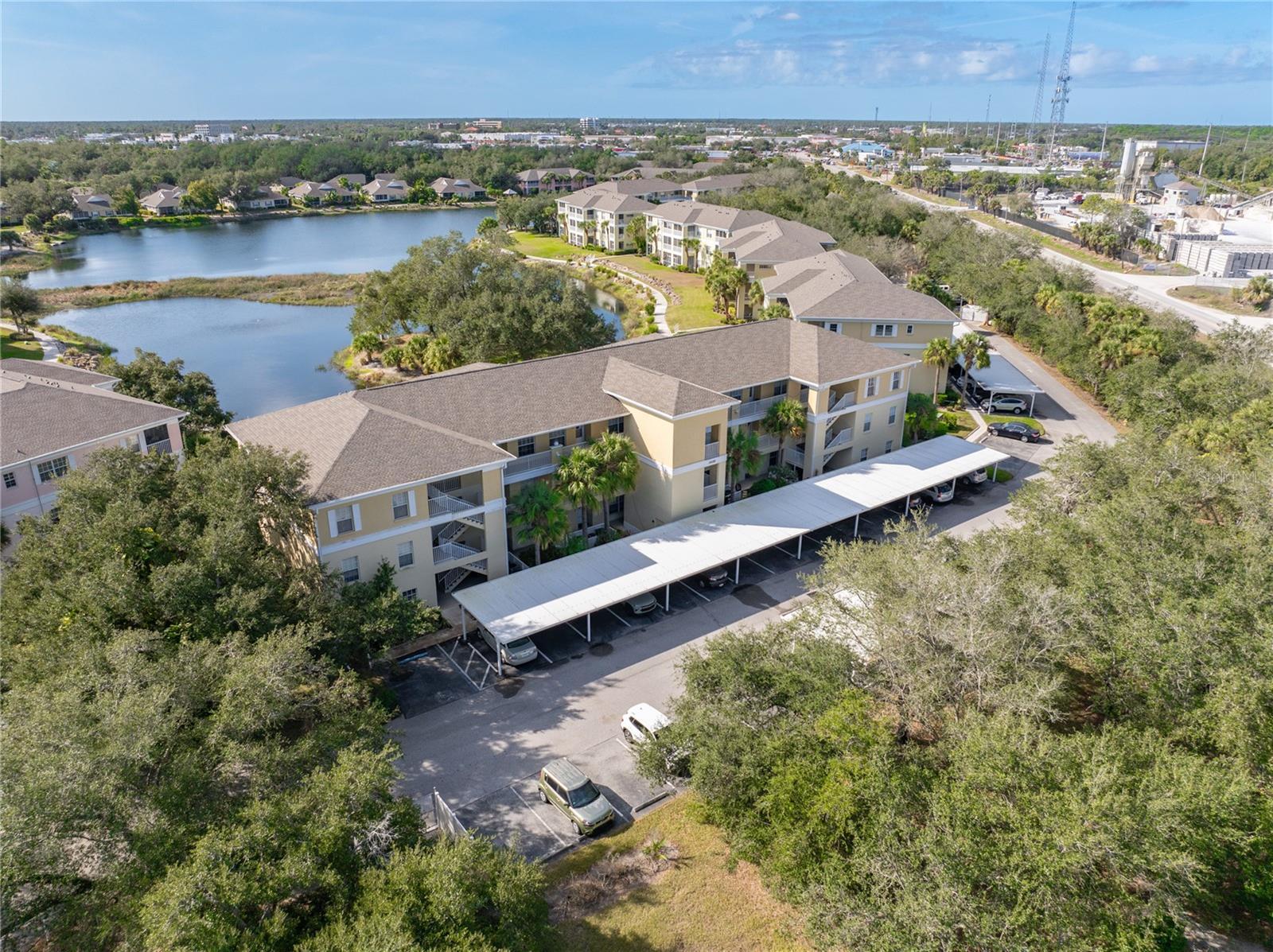 Image 26 of 39 For 19355 Water Oak Drive 105