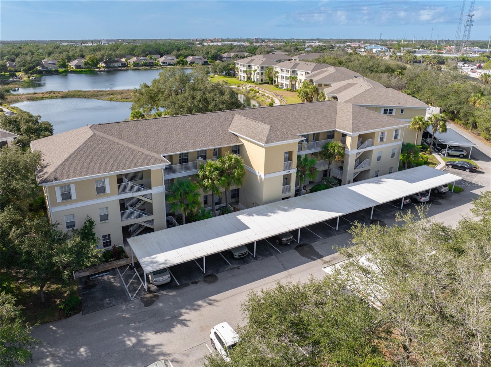 Image 27 of 39 For 19355 Water Oak Drive 105