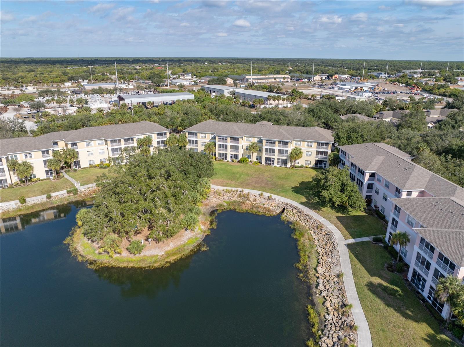 Image 29 of 39 For 19355 Water Oak Drive 105